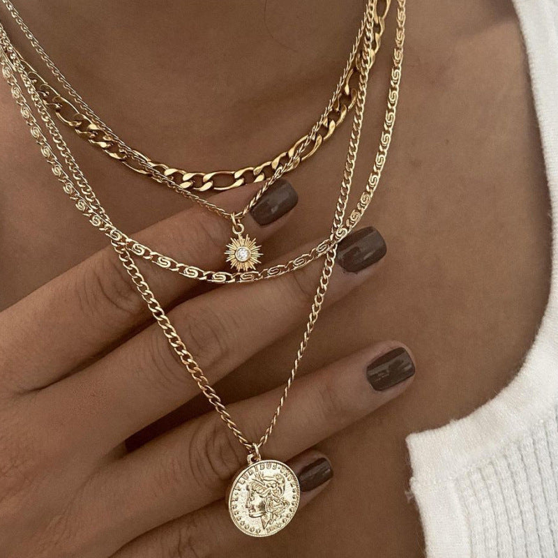 Layered Coin Necklace – Mehrschichtige Goldkette